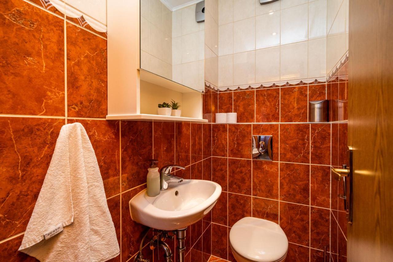 Spacious Three Bedroom Apartment Ragusa Esterno foto